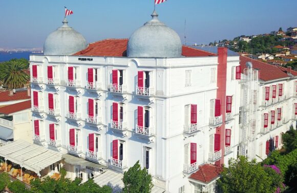 Splendid Palace Büyükada 3 Gece 2 Kişi Konaklama Paketi Splendid Palace Büyükada 3 Gece 2 Kişi Konaklama Paketi