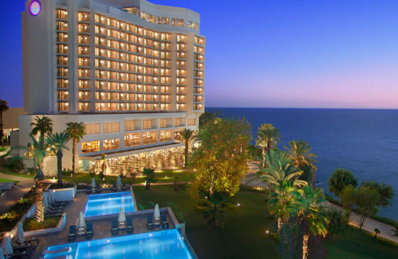 Antalya Akra Hotel 1 Gece 2 Kişi Kahvaltı Dahil Konaklama