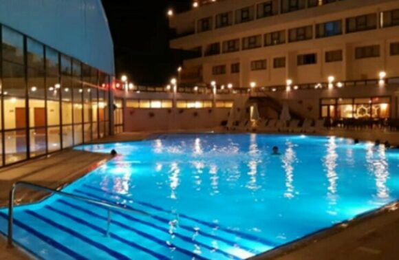 Kaya İzmir Thermal & Convention Hotel’de 1 Gece 2 Kişi Oda Kahvaltı Konaklama
